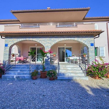 Stela Pinezići Exterior foto