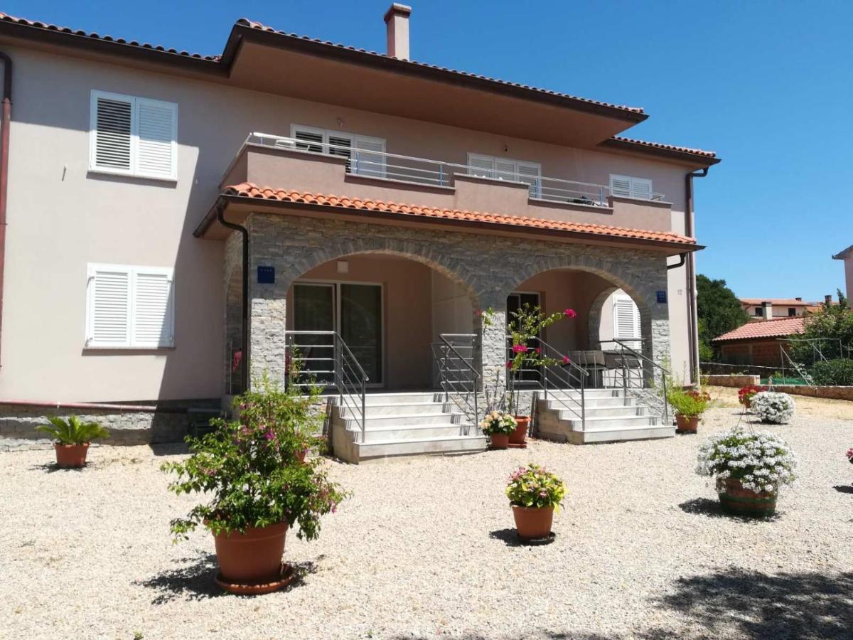 Stela Pinezići Exterior foto