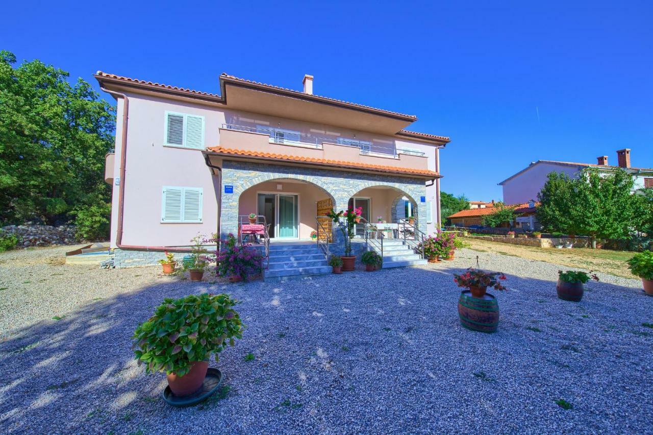 Stela Pinezići Exterior foto