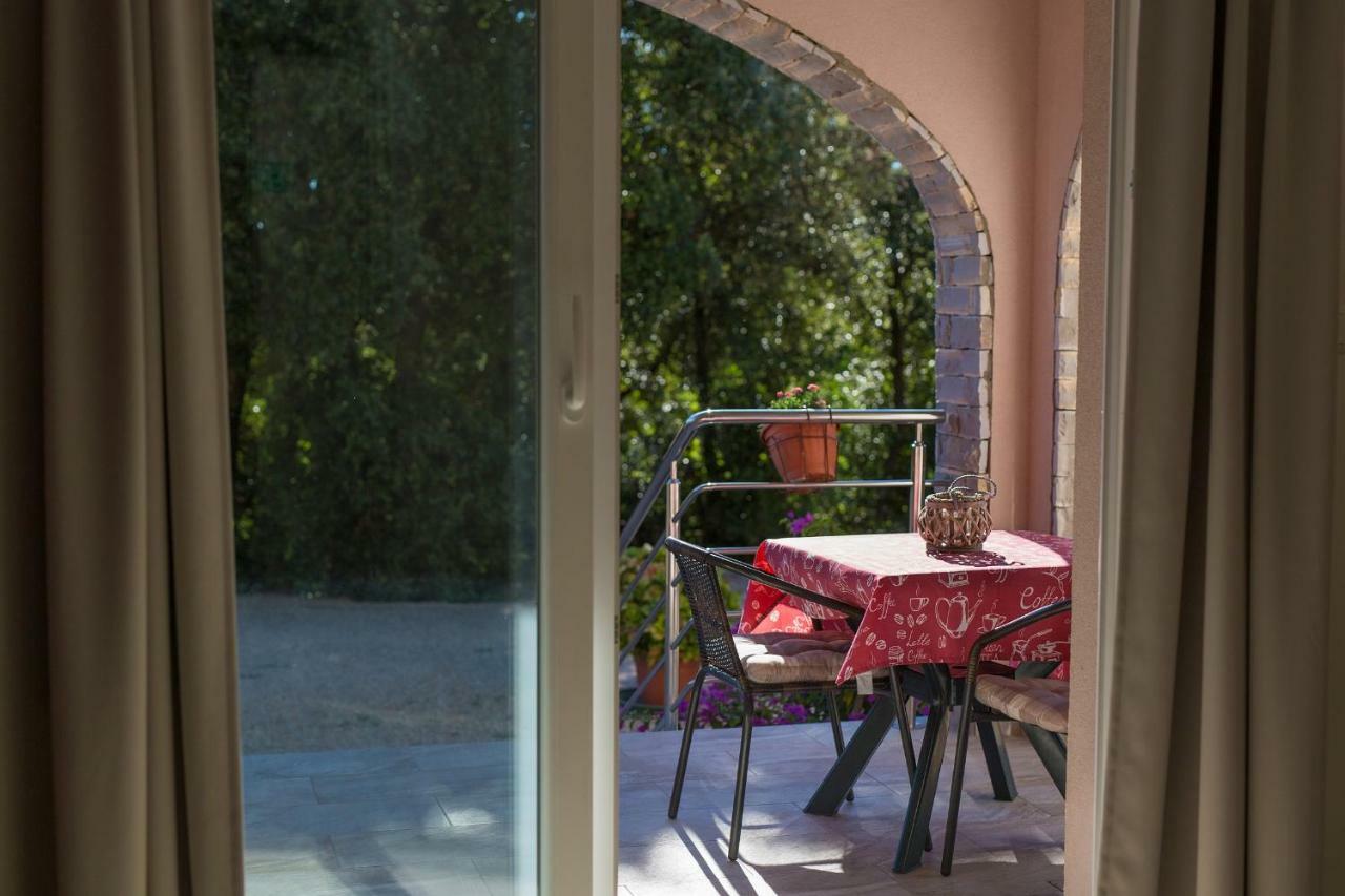 Stela Pinezići Exterior foto