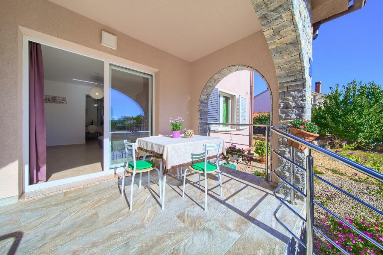 Stela Pinezići Exterior foto